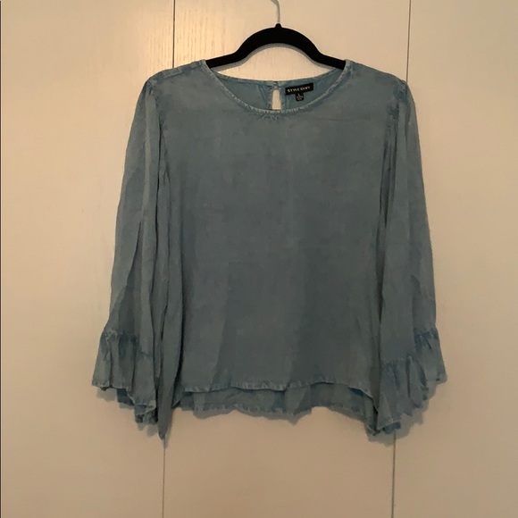 Tops - NWT Ruffled blouse